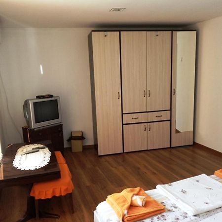 Divna Guest House Kruşuna Exterior foto