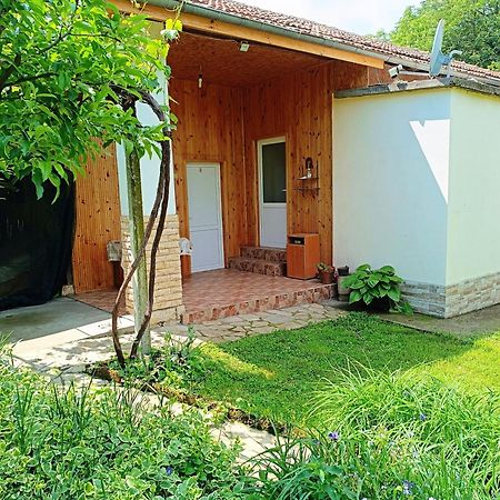 Divna Guest House Kruşuna Exterior foto