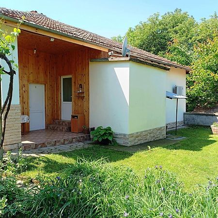 Divna Guest House Kruşuna Exterior foto