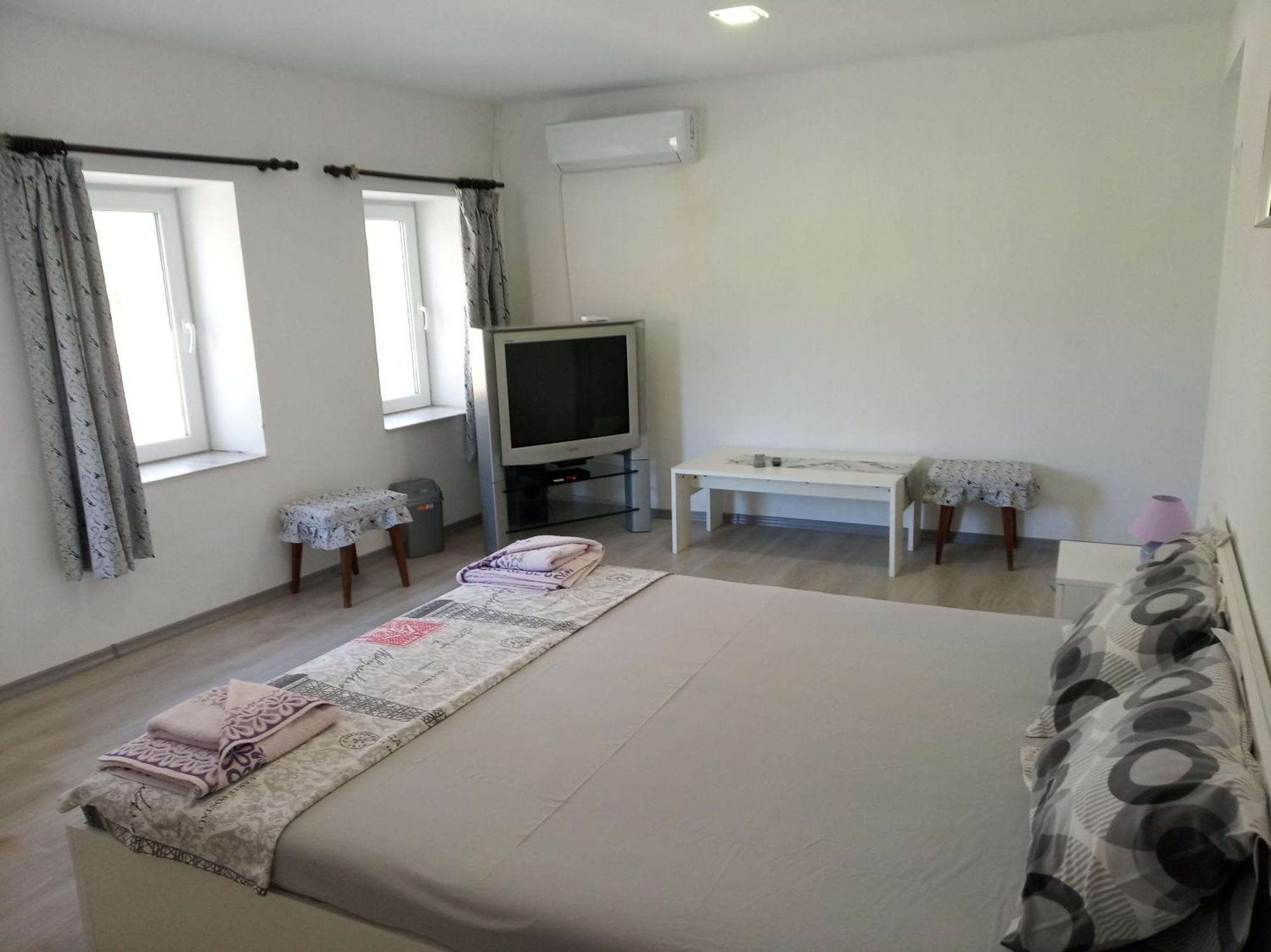 Divna Guest House Kruşuna Exterior foto